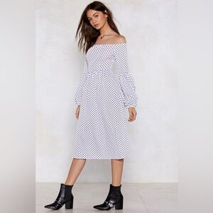 Nasty Gal Size 8 US Off the Shoulder White and Black Polka Dot Midi Dress - EUC